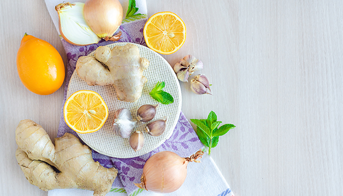 Ghimbirul si usturoiul – remedii casnice eficiente pentru o piele si un par minunate