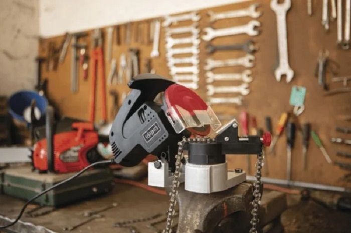 Ce echipamente sunt necesare ca să ascuți o drujbă cu lanț?