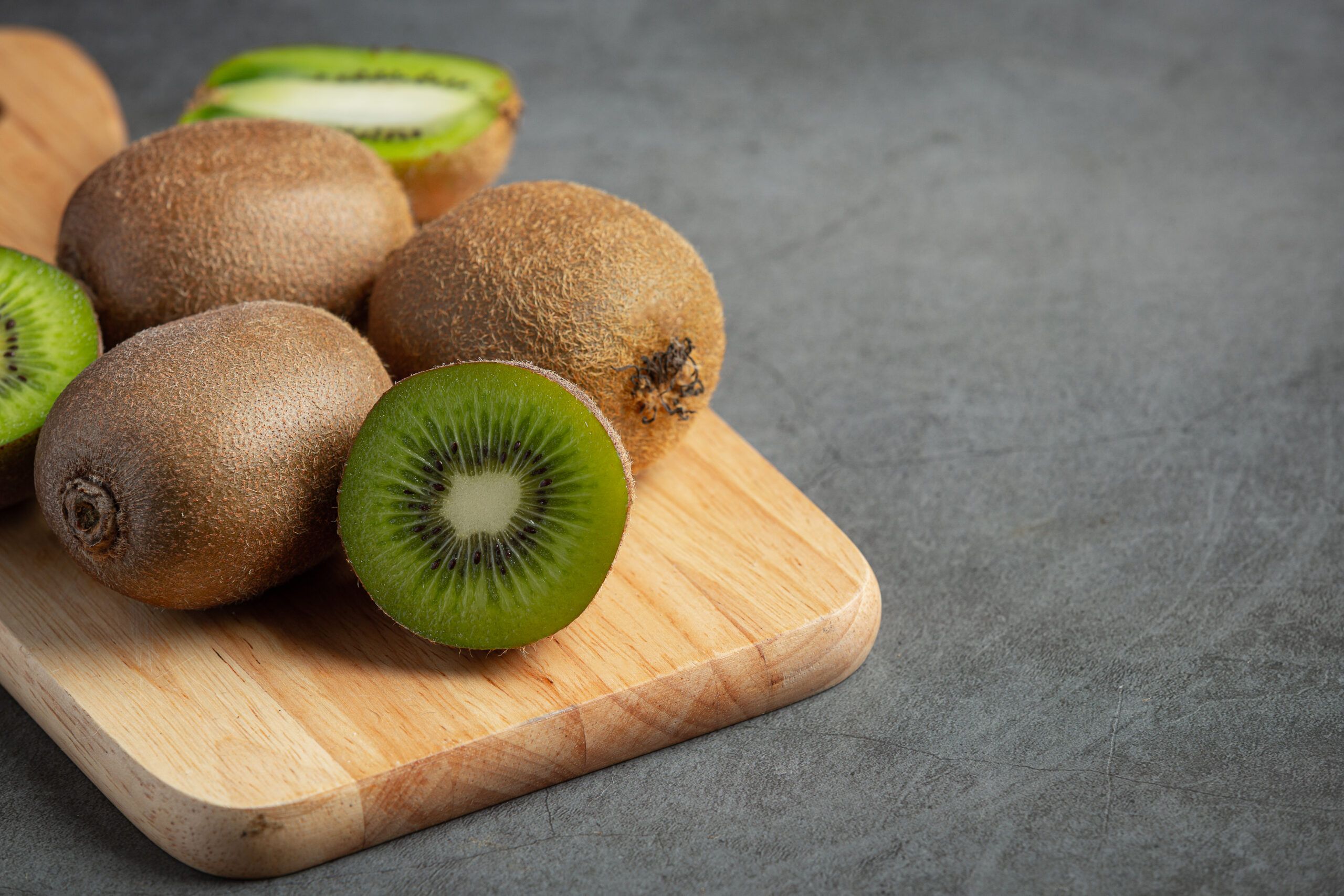 Kiwi – un alt remediu natural pentru constipatie?