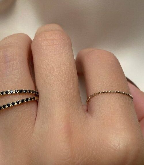 Bijuterii aur la modă: ce să alegi pentru a străluci