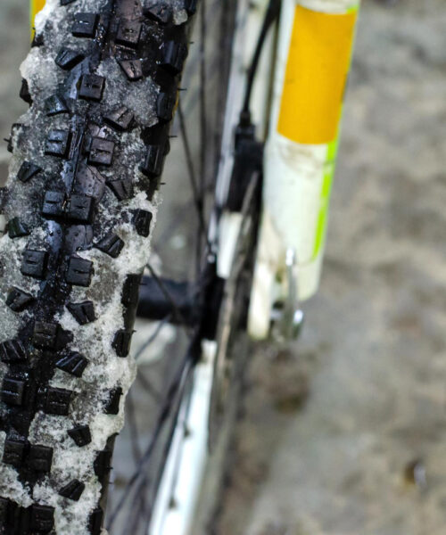 Cum să mergi pe biciclete electrice iarna