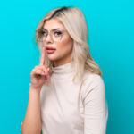 Cum obții buzele la care visezi cu procedura Russian lips 4