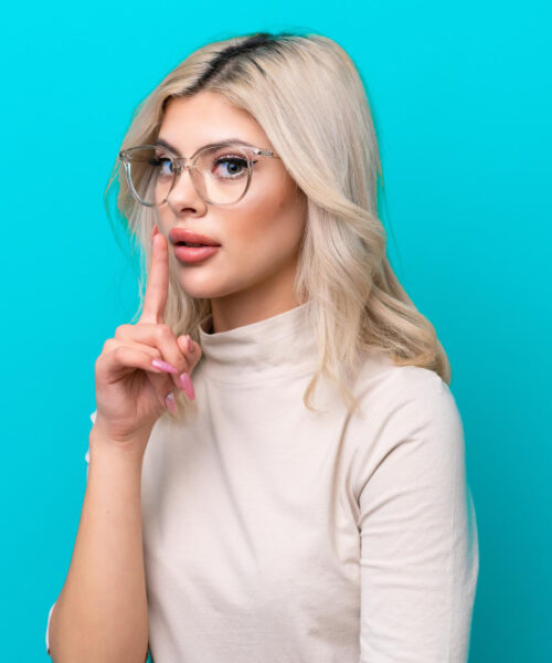 Cum obții buzele la care visezi cu procedura Russian lips