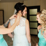 Cum sa te imbraci pentru o nunta: toate trucurile pentru un invitat perfect