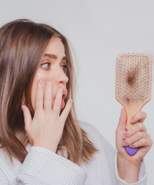 5 remedii naturiste impotriva caderii parului iarna