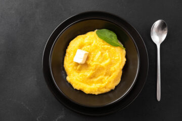 Mamaliga sau polenta. Nutritie, calorii si beneficii