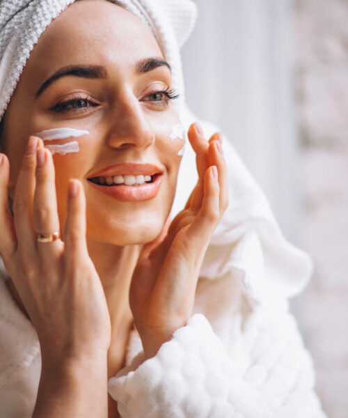 În Căutarea Protecției Perfecte: SPF 30 sau SPF 50 – Ce Alegem?