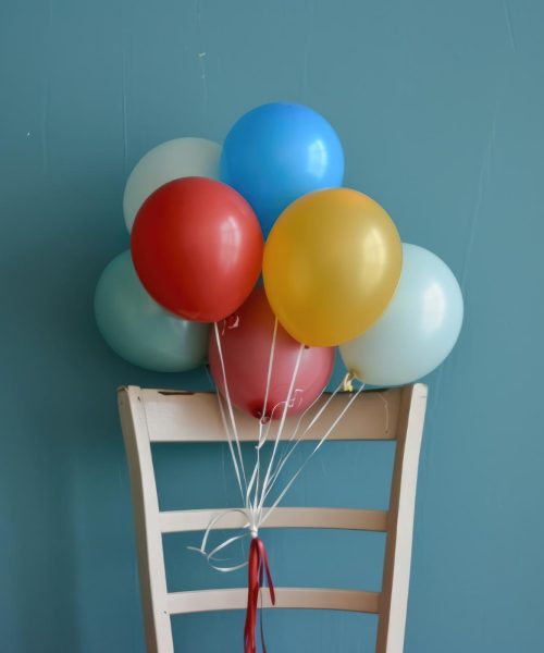 Pot baloanele să se spargă singure?