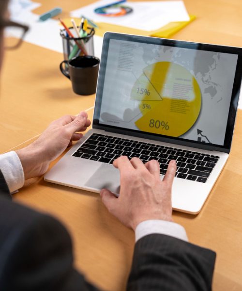 Competitor pricing tool – De ce nu e suficient să urmărești manual prețurile concurenței?