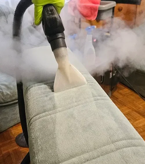 Curățare tapițerie Oradea – igienă reală, sigură