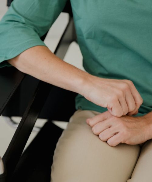 Durerea de coate: când este normală şi când e nevoie de consult medical şi tratamente?
