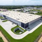 De ce contează etanșarea unei uși industriale 1