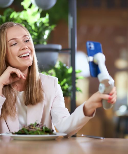Pentru ce tipuri de restaurări estetice poate fi folosit OneSmile?